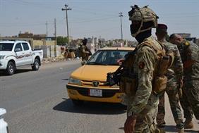 اعتقال 4 مطلوبين و مصادرة اسلحة غير مرخصة في المجر الكبير بنيسان 4 جندي