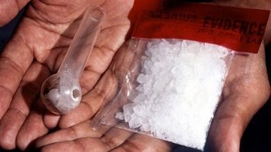 القبض على شخص بحوزته "كريستال" و20 حبة مخدرة غربي بغداد 5 كرستال