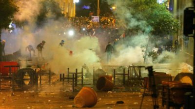 تصاعد الاحتجاجات في لبنان .. والجيش يواجه المتظاهرين 1 تظاهرات لبنان 2 scaled