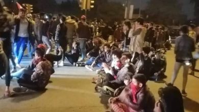 المتظاهرون يغلقون ساحة عدن في الكاظمية شمالي بغداد 8 عدن 1 1