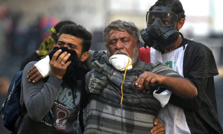 متظاهر مصاب