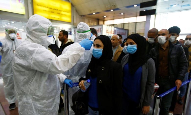 الزرفي: طلبة الدراسات العليا القادمين من ايران يتعرضون الى "الاهانة" في مطار بغداد بسبب فحص "كورونا" 1 طلبة دراسات في مطار بغداد