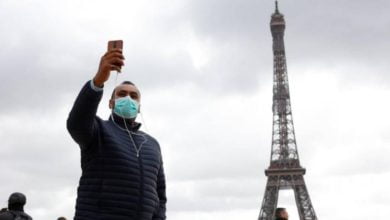 121 175305 paris coronavirus eiffel tower 700x400