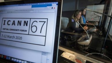 102 110500 corona revives cyber frau 700x400