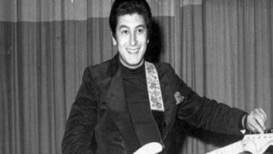 121 002038 omar khurshid guitar memory 700x400 1