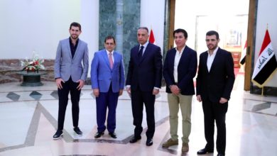 الكاظمي يقدم كتاب شكر وتقدير لكادر عمل كمامات وطن 4 95D5AA2C 5B6F 4959 AD67 C4081C9C7492