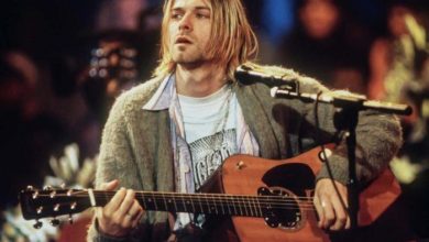 135 194906 price kurt cobain guitar 700x400