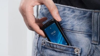 62 185815 jelly2 tiny smartphone 700x400