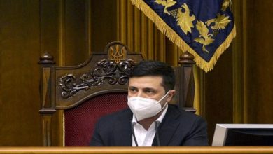 رغم إصابة زوجته.. دستور أوكرانيا يمنع الرئيس من عزل كورونا 4 F4B6338E 482D 4302 B6E8 CD96C0DD481D