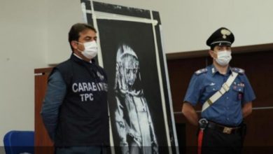 جدارية بانكسي تختفي من فرنسا وتظهر في إيطاليا 6 Screenshot ٢٠٢٠٠٦١١ ٢١٠١٣٣