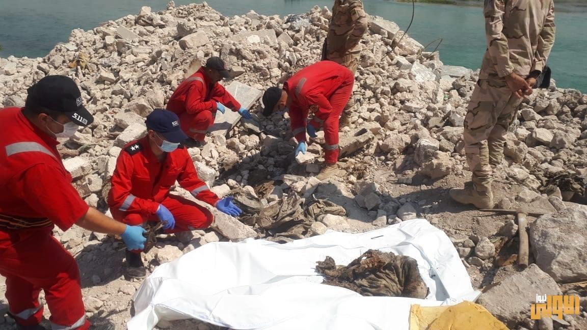 رفع رفات اربع جثث مجهولة الهوية في المدينة القديمة بالموصل 1 f280e75cb96971e3e548d6f5abda2111