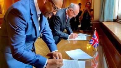 AB573E99 3994 4641 B203 6E2BAF995552