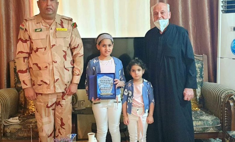 لجنة متابعة شؤون الشهداء و الجرحى في الفرقة المدرعة التاسعة تزور إحدى عوائل الشهداء في محافظة بغداد 1 FB IMG 1598707042686