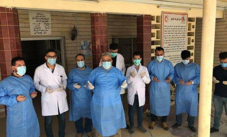 بالصور.. وقفة حداد في كل مؤسسات ديالى الصحية على وفاة اول طبيب بكورونا2