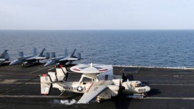 تحطم طائرة إنذار مبكر أمريكية ونجاة طاقمها 4 5084E5C4 4E57 4ABE AFC0 6BB8557798E6