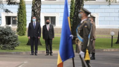 83D54EA9 FADD 4944 A165 B85364D51D89