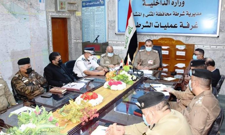 قائد شرطة المثنى يرأس اجتماعا لمدراء أقسام المديريات والأقسام الساندة وآمري الأفواج 1 FB IMG 1598990551803