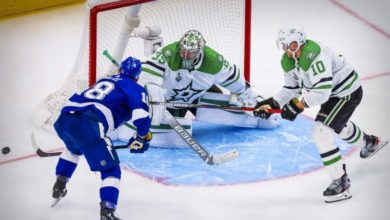 لايتنينج يجتاز ستارز ويدرك التعادل في سلسلة نهائي هوكي الجليد 18 download 5