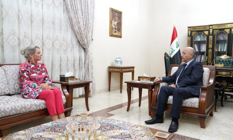 1453976E 3972 4277 9039 6B88A9DA90BC