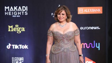 ما سبب بكاء إلهام شاهين ولبلبة في حفل افتتاح مهرجان الجونة ؟! 5 173 234440 elham shaheen gouna film festival 3