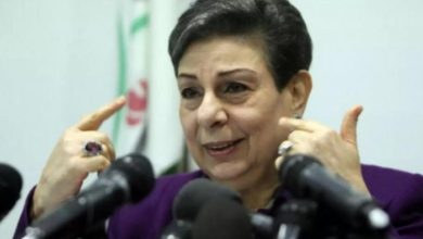 60 230624 corona hanan ashrawi saeb erekat 700x400