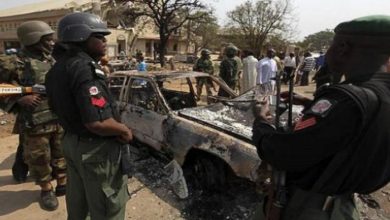 85 000328 nigerian soldiers attack military 700x400