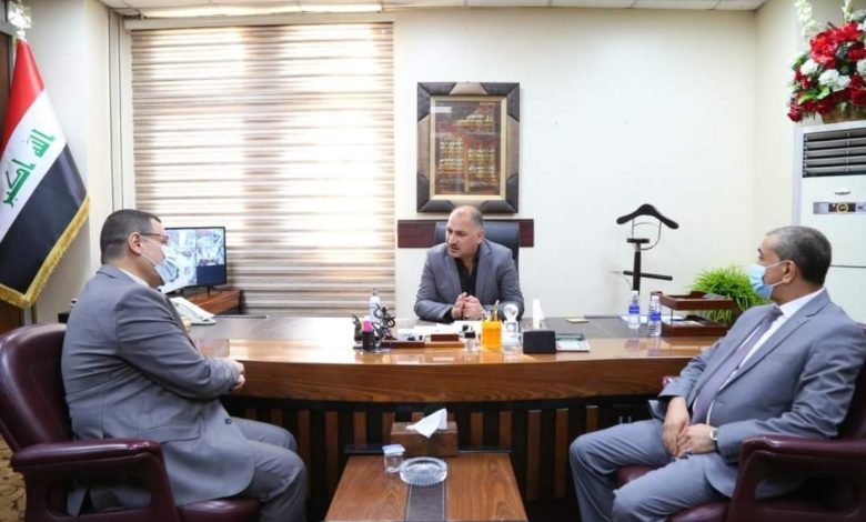 وزير الصناعة والمعادن يتفقد الشركة العامة للتصميم وتنفيذ المشاريع 1 99BBAB83 47F2 4FD0 8BF0 F453AC7153CB