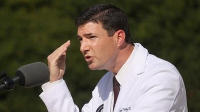 طبيب ترامب: الرئيس ربما لم يتجاوز مرحلة الخطر لكن بمقدوره الخروج من المستشفى 3 A43EC8D2 6963 49B6 ADF9 7BCE32D04BBC