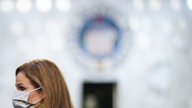 B998A8AE 3FB4 4EF0 8E12 E85695E33CBC