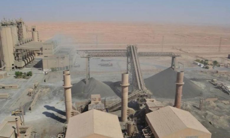 824ed133ce79ff4e5d42bdb72ee84565 L