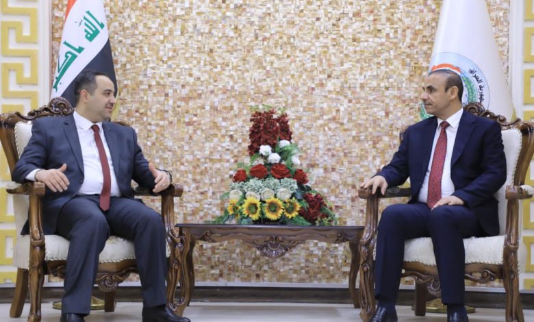 97AEE560 756E 4B4A 8B1B 3326603D7174