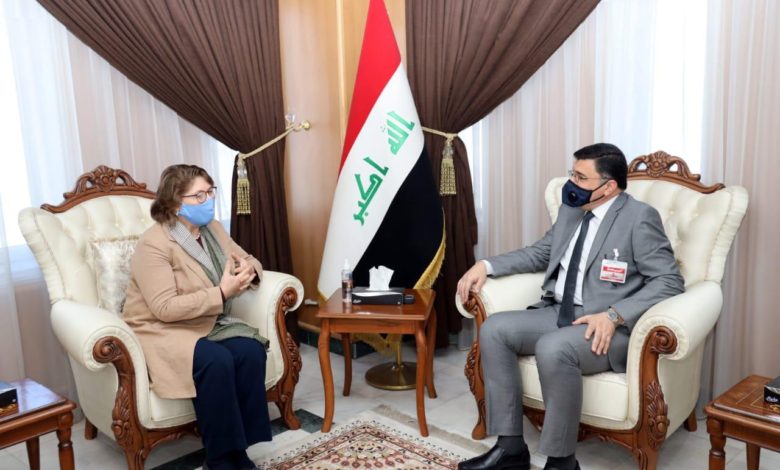 وزير الموارد المائية يناقش استراتيجية الامم المتحدة في محافظة البصرة 1 BEAC10F8 DF18 4433 BAA1 3EDE203E801A