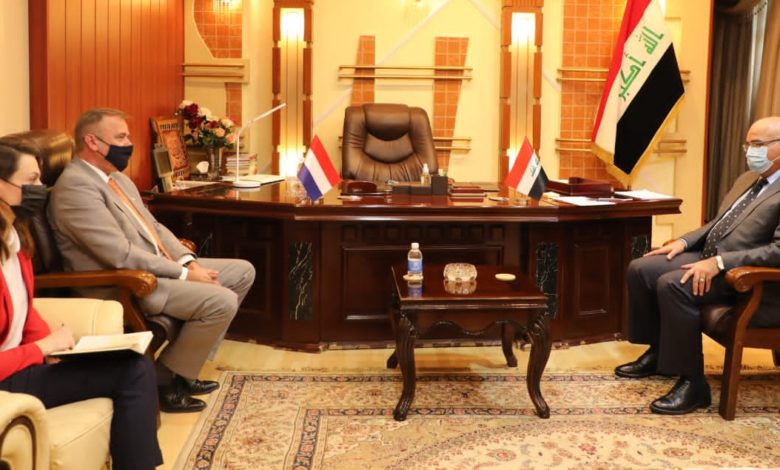 وزير التعليم يستقبل السفير الهولندي ويناقشان أفق التعاون العلمي والأكاديمي بين البلدين 1 5A1E2F1A A211 44EF 8556 586F1859106F