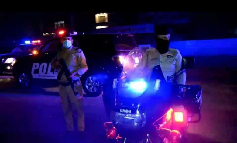 930B2E65 8544 41F0 B4FA B4F69034AD76