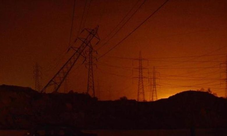 الظلام يخيم على "القائم" إثر تفجير "داعش" أبراج كهرباء 1 EB98F746 2965 463F B35A EB50405E9B26