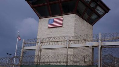 بعد الانتقادات.. البنتاغون يعلق خطة تلقيح معتقلي غوانتانامو 3 601679e74c59b73cc90c72a6