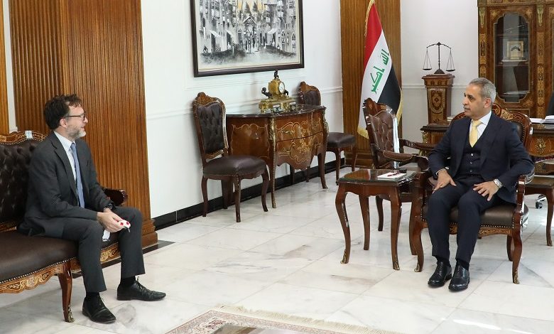 8F897FEF AA36 4961 B74E F594D536D5E7