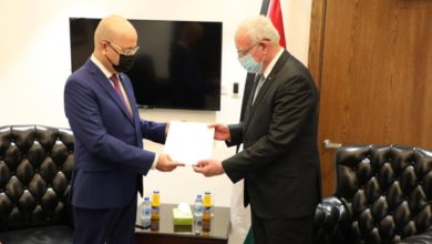 4B8602FB EC92 4DCE BA41 E2FA15370E60