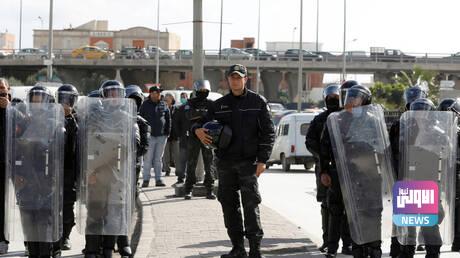 تهديدات بانتحار جماعي من عاطلين عن العمل في تونس 1 601811a24c59b74cc677fa62