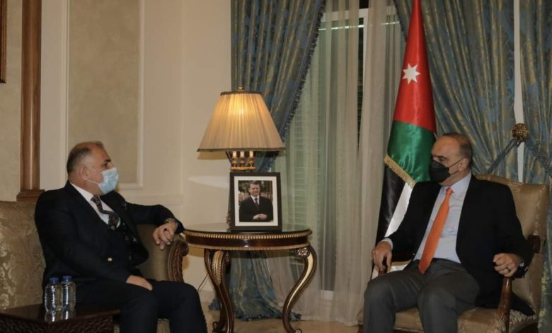 6DDB37A9 AC56 44EA A04F 83482C82AF5E