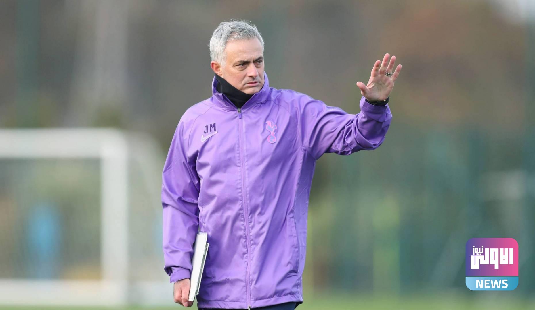 EJ1UMl WsAEyWzC 912686 highres