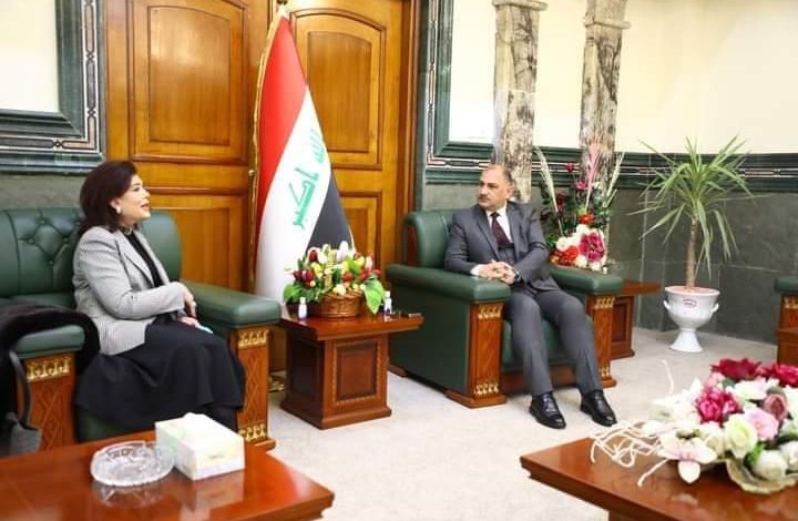 وزير الصناعة يستقبل سفيرة العراق في روما لبحث سبل تنسيق الجهود بين البلدين 1 IMG 20210207 WA0051