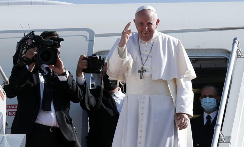 في لحظة وداع العراق البابا يغرد للمرأة العراقية 1 0BEC3DAB EF3D 4CA3 AE56 A163A04B108F