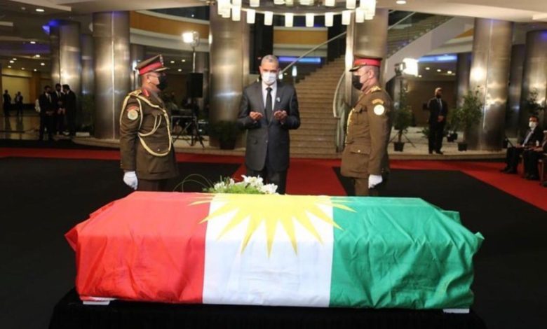 الكاظمي يبعث وزير الداخلية للتعزية في وفاة المؤرخ الكردي كمال مظهر ( صور ) 7 2762A7CF D02E 4B1A AB52 7AF843A9C34C