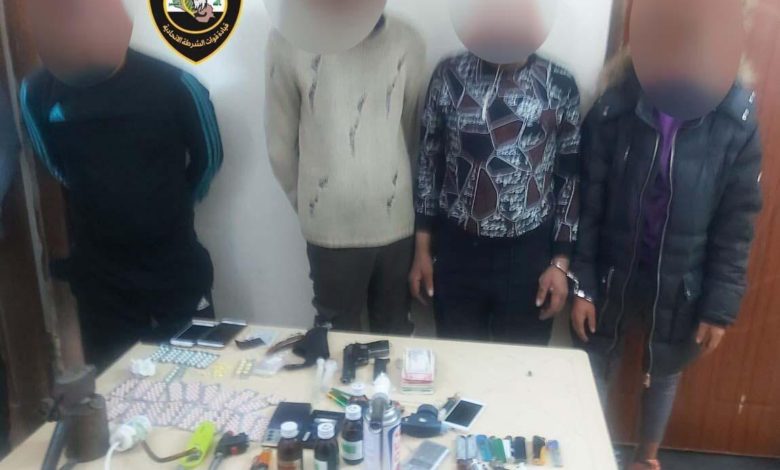 5C712993 3520 45B2 8B4A 33088713A0A2