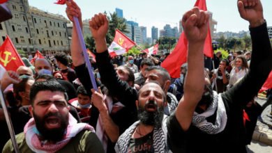 الحزب الشيوعي في بيروت ينظم تظاهرة ضد جمود تشكيل الحكومة 4 ACBCCA52 86F5 46F1 9879 28FB703EA0AE