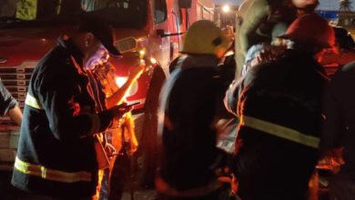 نتيجة حادث مروري.. الدفاع المدني ينقذ سائق شاحنة 4 FB IMG 1616581343643