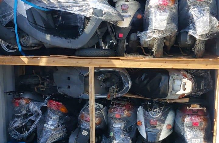 احباط محاولة تهريب دراجات نارية وكمامات في ميناء ام قصر 1 IMG 20210307 WA0078