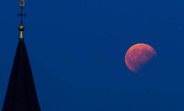 القمر الوردى يظهر فى السماء غدا أكبر 14٪ وألمع 30% 1 1 1244482