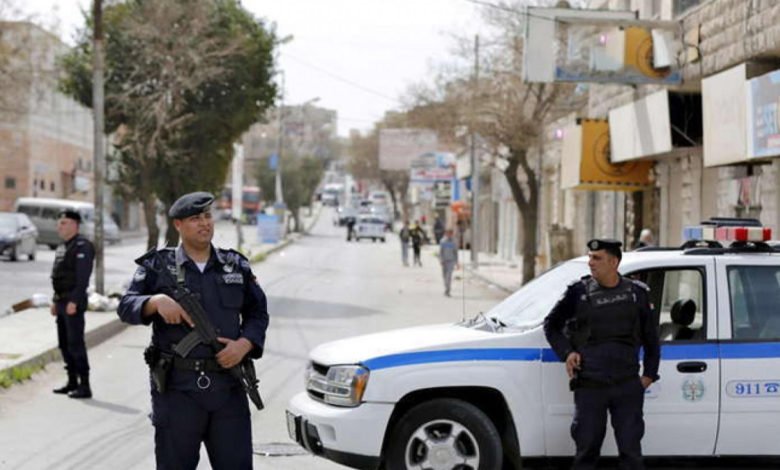 2A2407E4 10F7 401D AF27 7710211DB03E